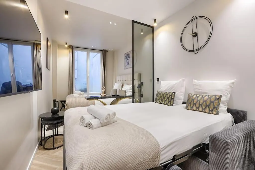 Magnifique Magenta Appartement
