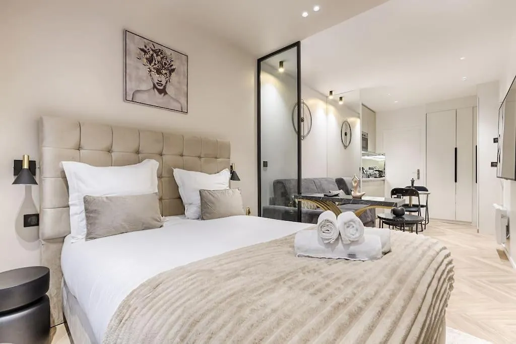 Apartment Magnifique Magenta Paris