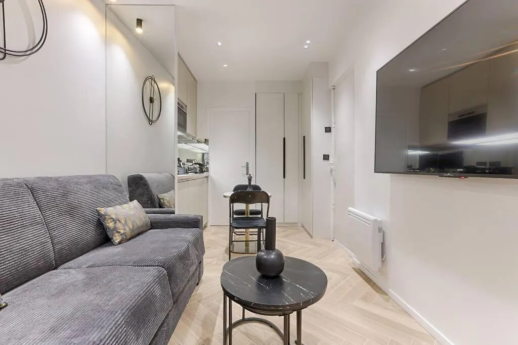 Magnifique Magenta Appartement